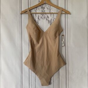 Sold out SKIMS BODY UNLINED PLUNGE THONG BODYSUIT in Clay Size na l